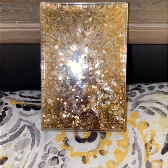 Becca Cosmetics Limited Edition kit - Picture 3 of 3